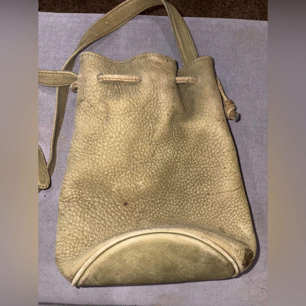 Well-Loved Coach Green Leather Cinch Purse